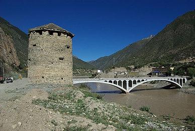 美国二月销量榜：收入上涨2% 《绝地潜兵2》登顶